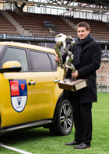Timo Marjamaa ja Kia Soul valmiina sunnuntaita varten.
